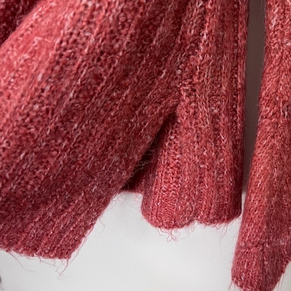 Flick Slub Ribbed Fuzzy Soft Bell Sleeve Coral Sweater M NEW - Picture 10 of 14